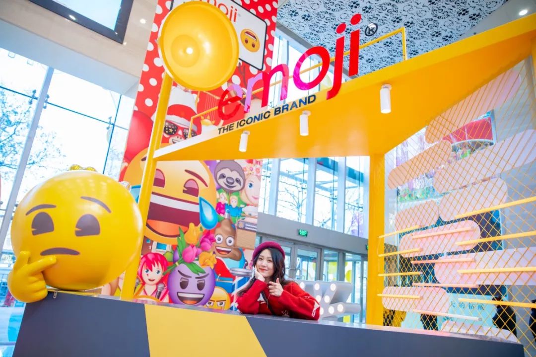 emoji快閃店帶你開(kāi)啟一段奇樂(lè)之旅，拍照打卡都要你好看